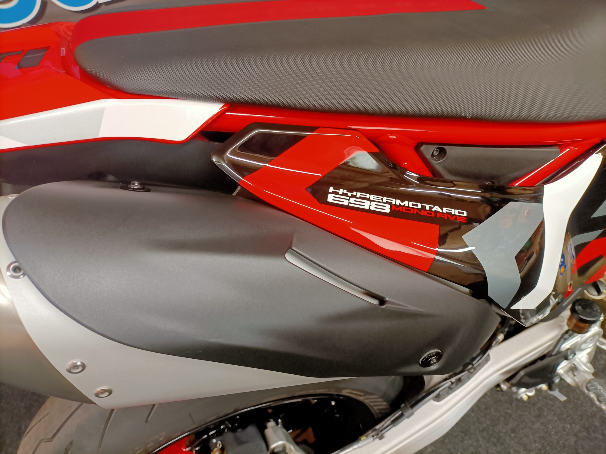 2024 DUCATI 698 HYPERMOTARD RVE MONO ULTRA LOW MILEAGE "STUNNER" - Image 15