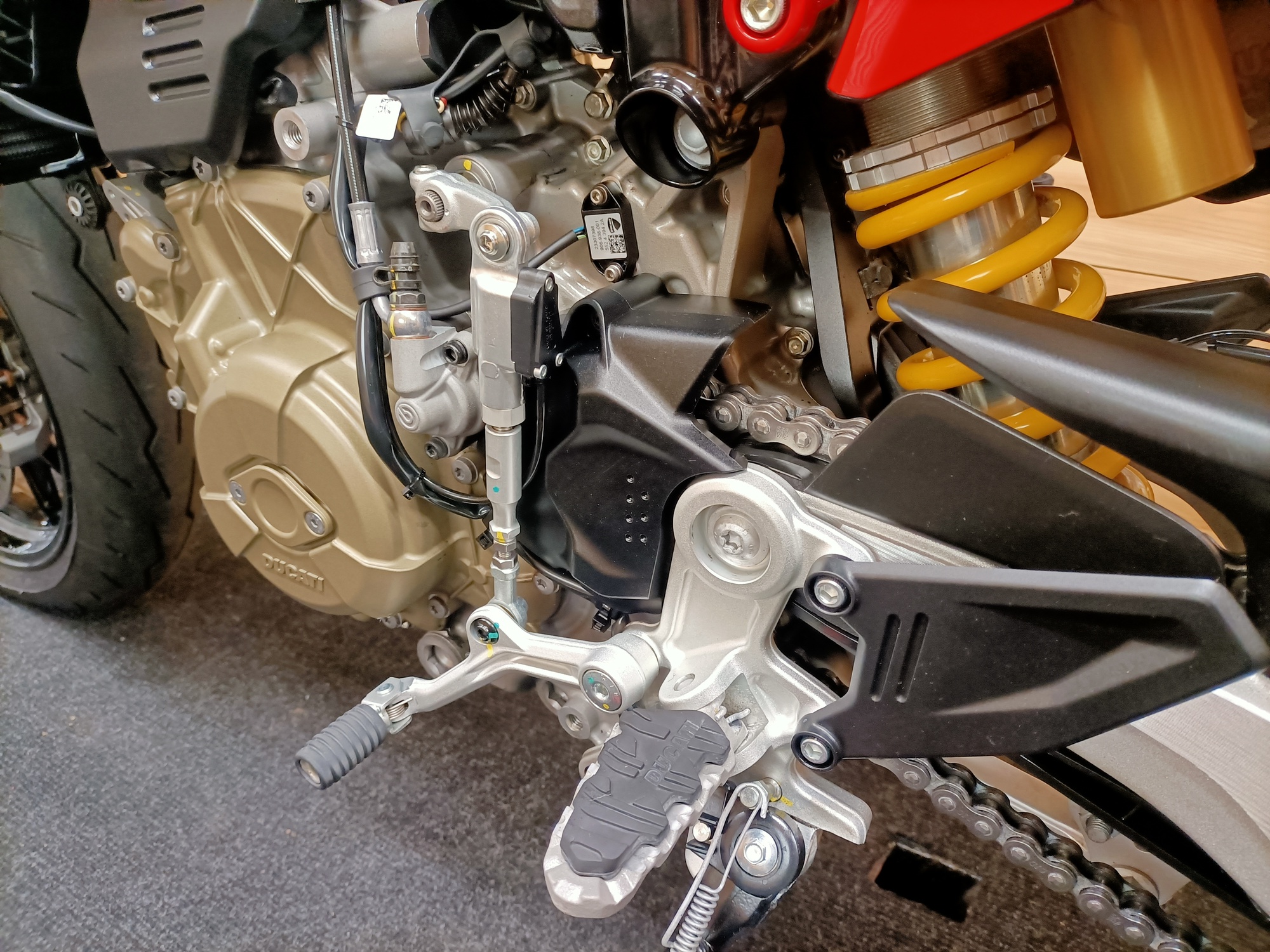 2024 DUCATI 698 HYPERMOTARD RVE MONO ULTRA LOW MILEAGE "STUNNER" - Image 19