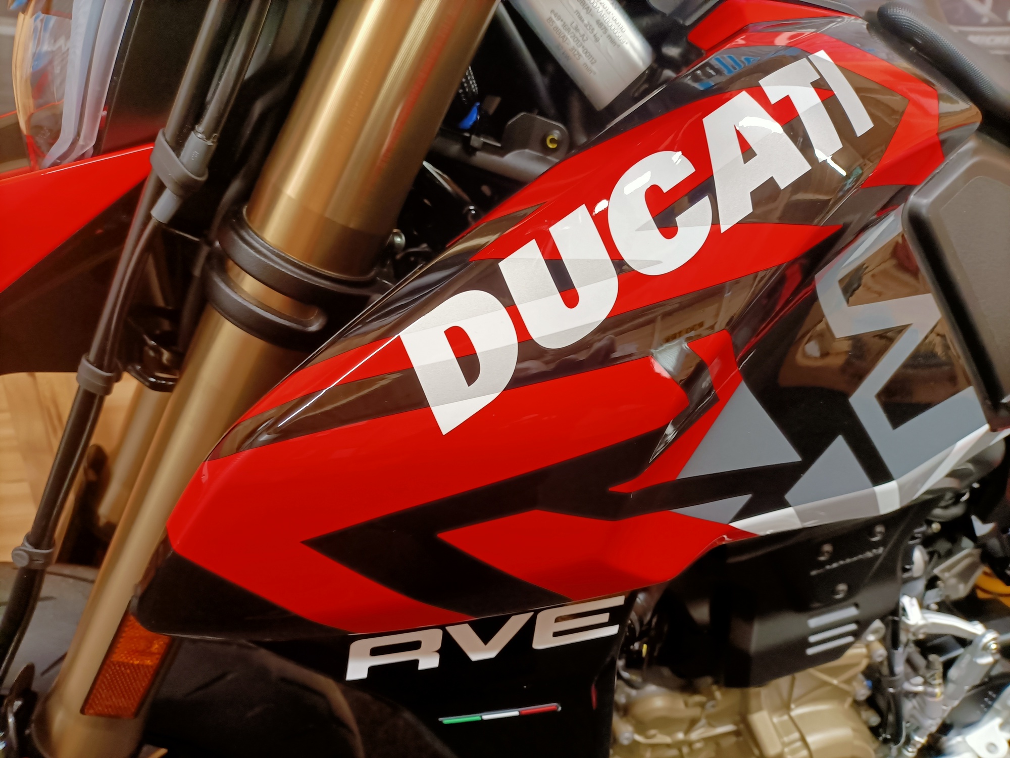 2024 DUCATI 698 HYPERMOTARD RVE MONO ULTRA LOW MILEAGE "STUNNER" - Image 9