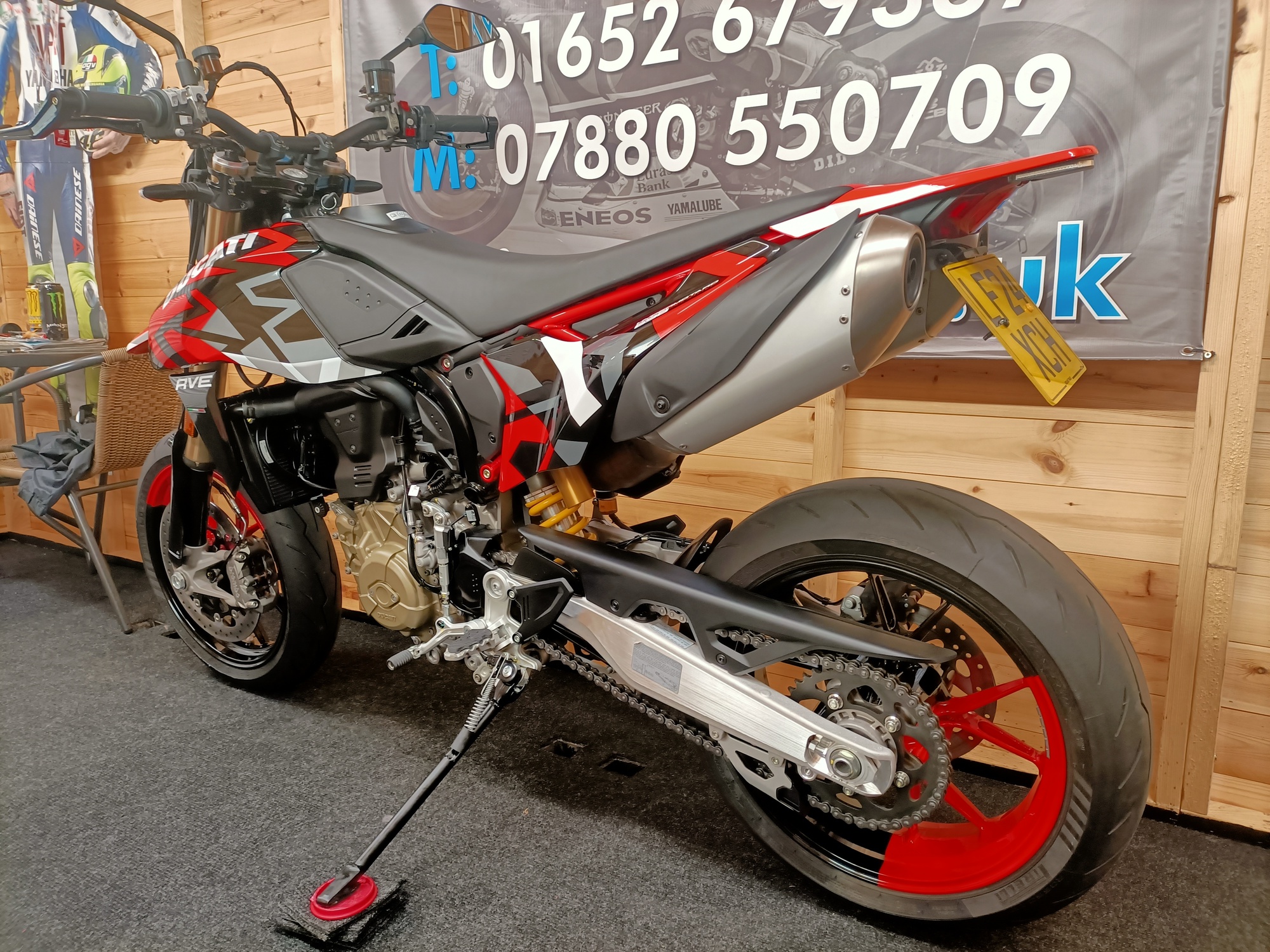 2024 DUCATI 698 HYPERMOTARD RVE MONO ULTRA LOW MILEAGE "STUNNER" - Image 7