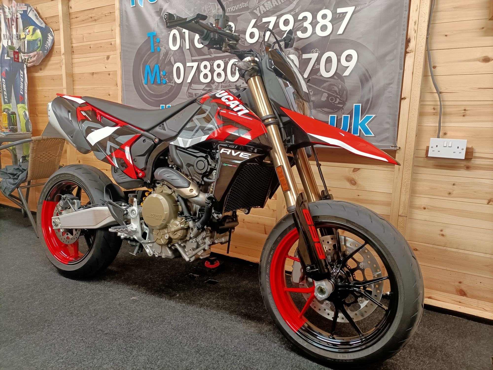 2024 DUCATI 698 HYPERMOTARD RVE MONO ULTRA LOW MILEAGE "STUNNER" - Image 5