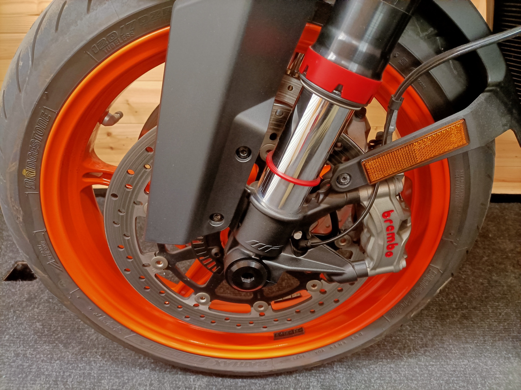 KTM 1290 SUPERDUKE R TECH PACK -TRACK PACK ULTRA LOW MILES "STUNNER" - Image 19
