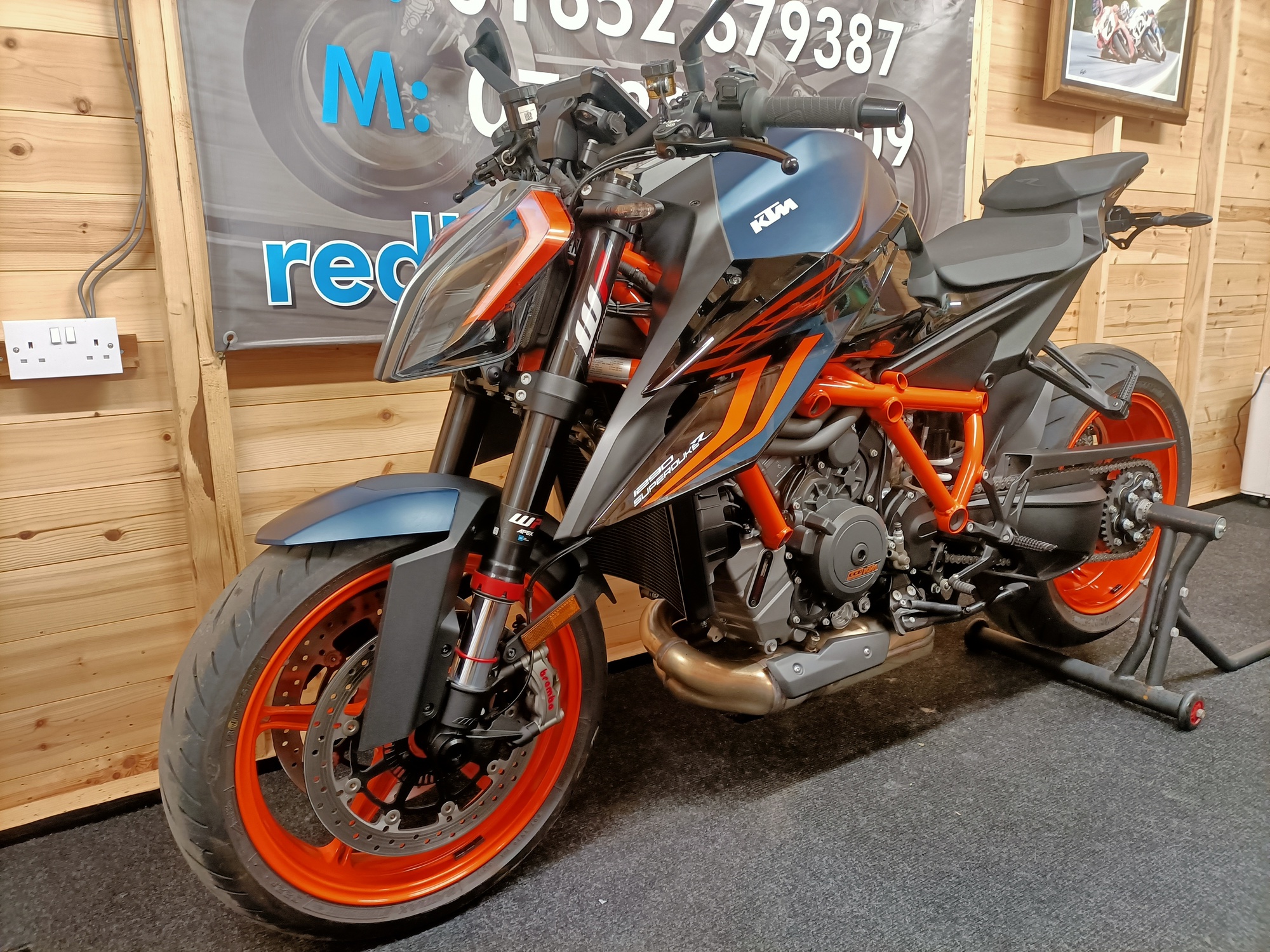 KTM 1290 SUPERDUKE R TECH PACK -TRACK PACK ULTRA LOW MILES "STUNNER" - Image 4