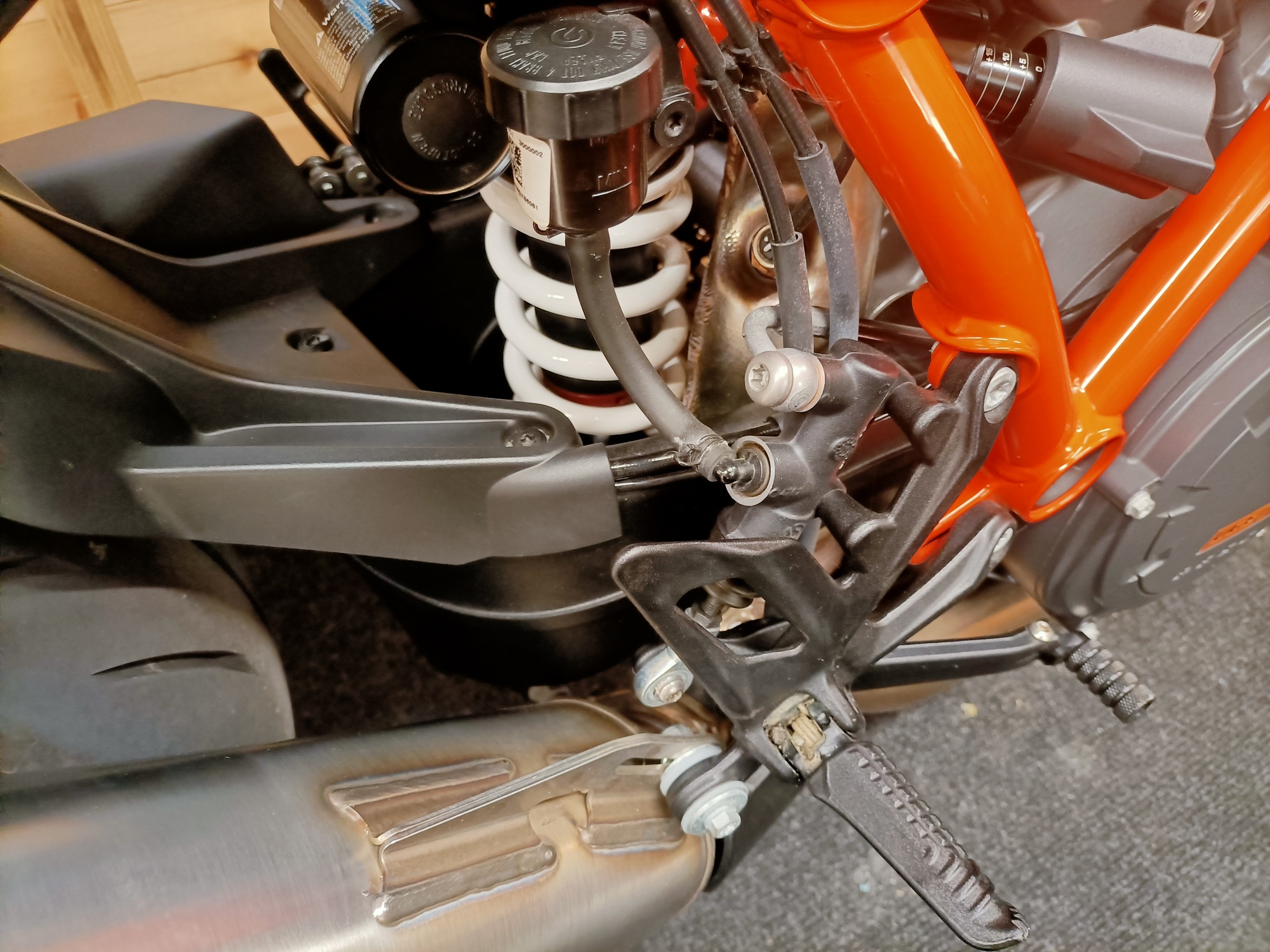 KTM 1290 SUPERDUKE R TECH PACK -TRACK PACK ULTRA LOW MILES "STUNNER" - Image 15