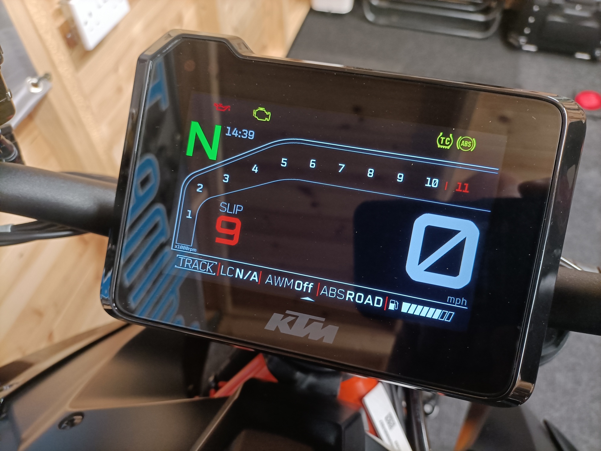 KTM 1290 SUPERDUKE R TECH PACK -TRACK PACK ULTRA LOW MILES "STUNNER" - Image 17