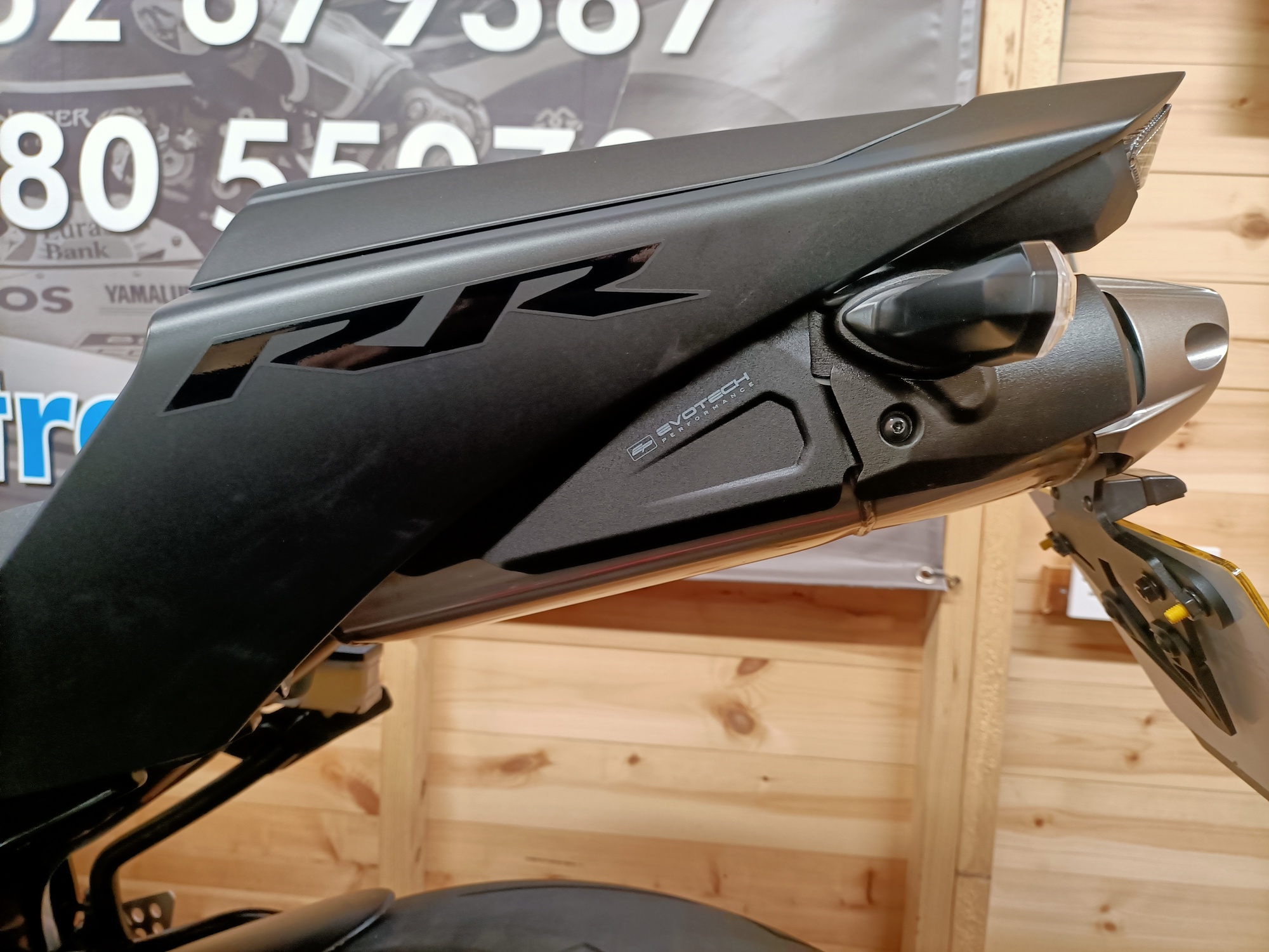 2025 HONDA CBR600 RR LOW MILEAGE EVOTECH PARTS SEAT COWL "STUNNER" - Image 9