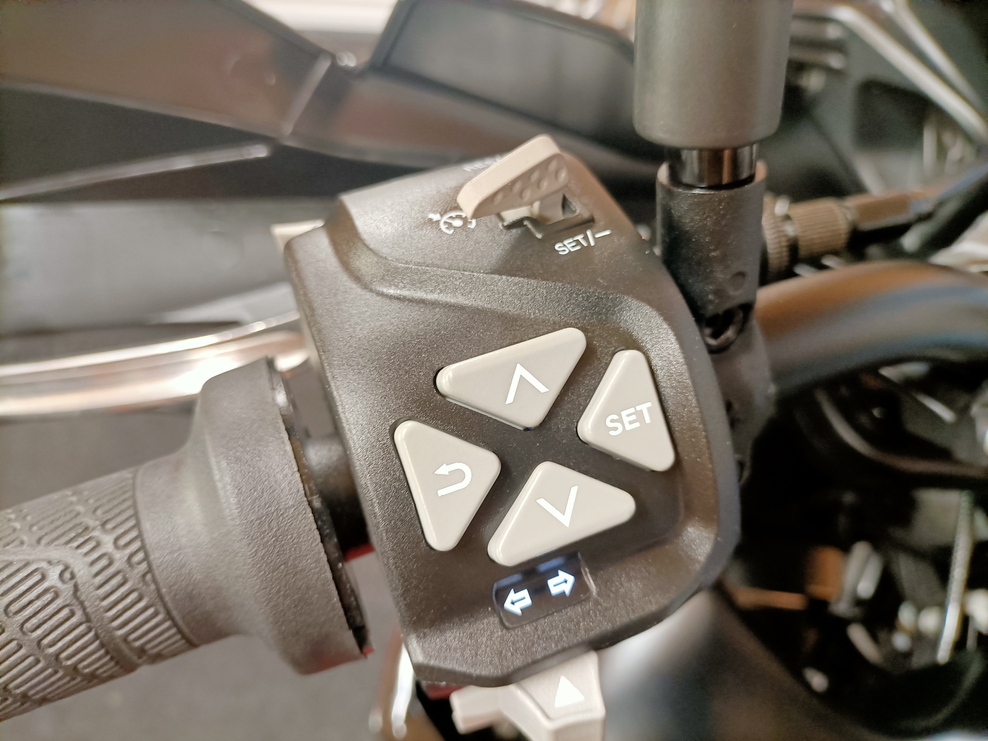 2023 KTM 790 ADVENTURE HEATED GRIPS QUICK SHIFTER CRUISE CONTROL - Image 14